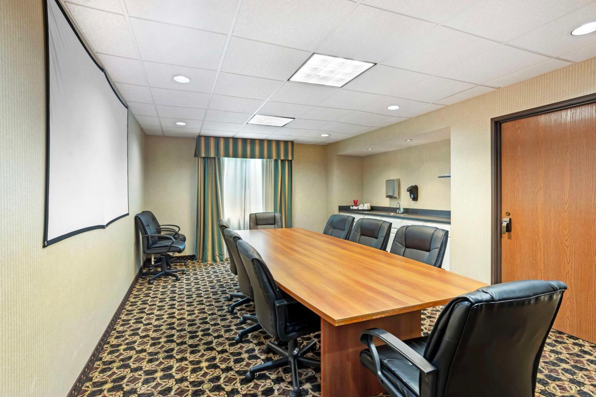 Best Western Plus Clearfield Exterior photo